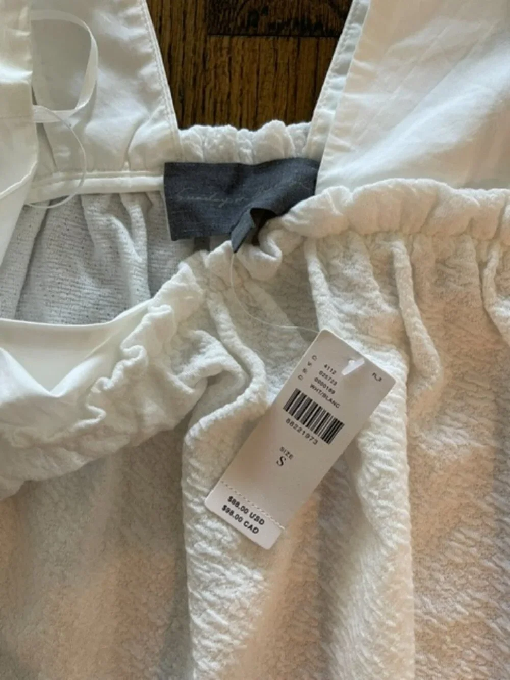 Sunday in Brooklyn Anthropologie White Textured V-Neck Puff Sleeve Top S NWT